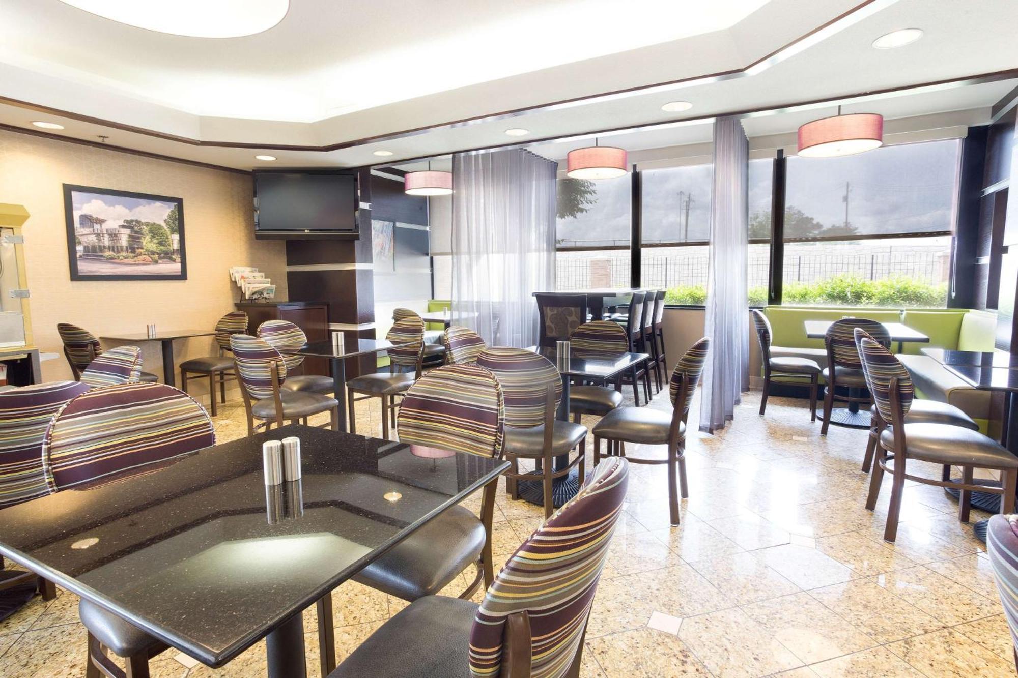 Drury Inn & Suites Atlanta 莫罗 外观 照片