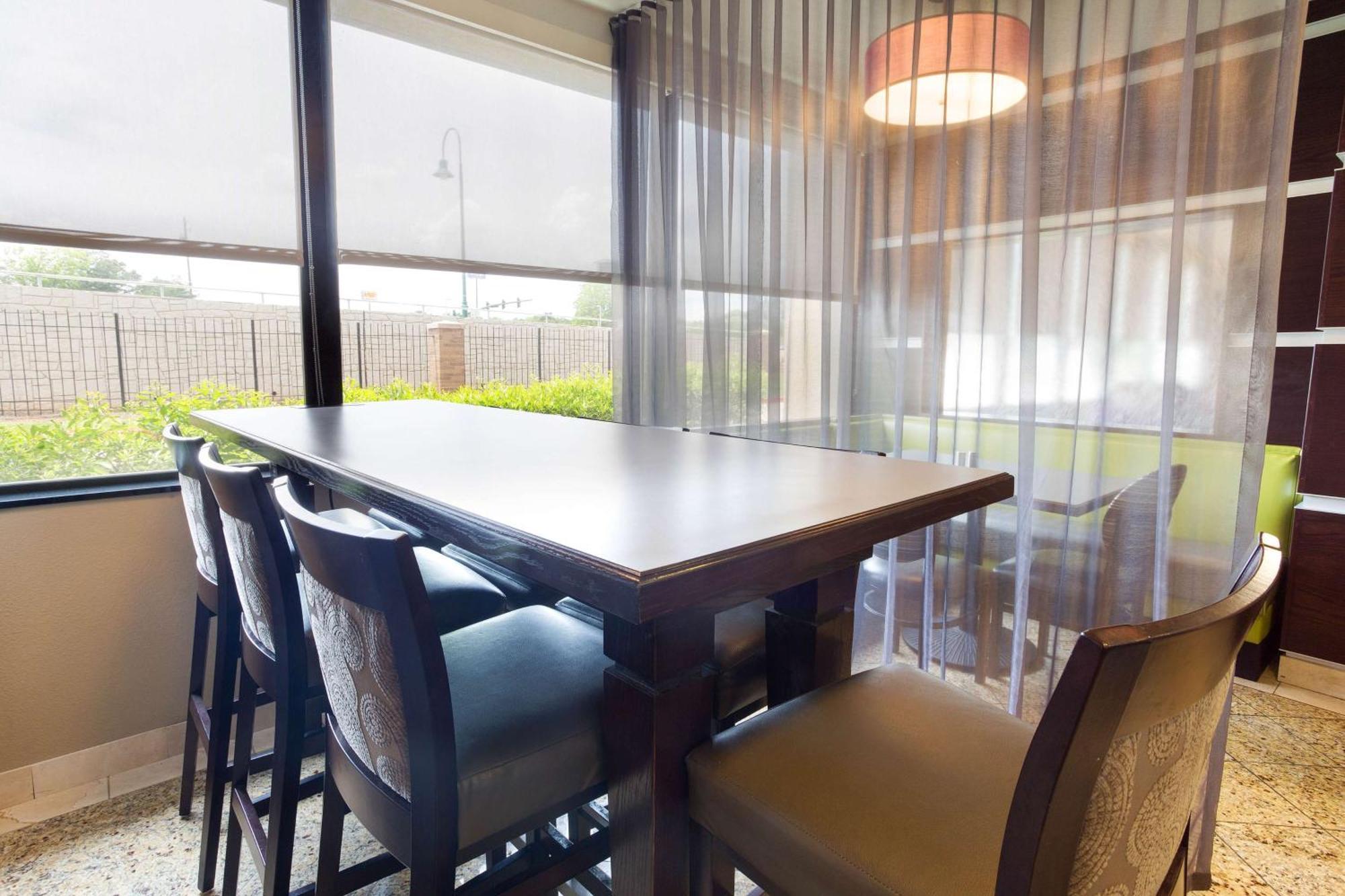 Drury Inn & Suites Atlanta 莫罗 外观 照片