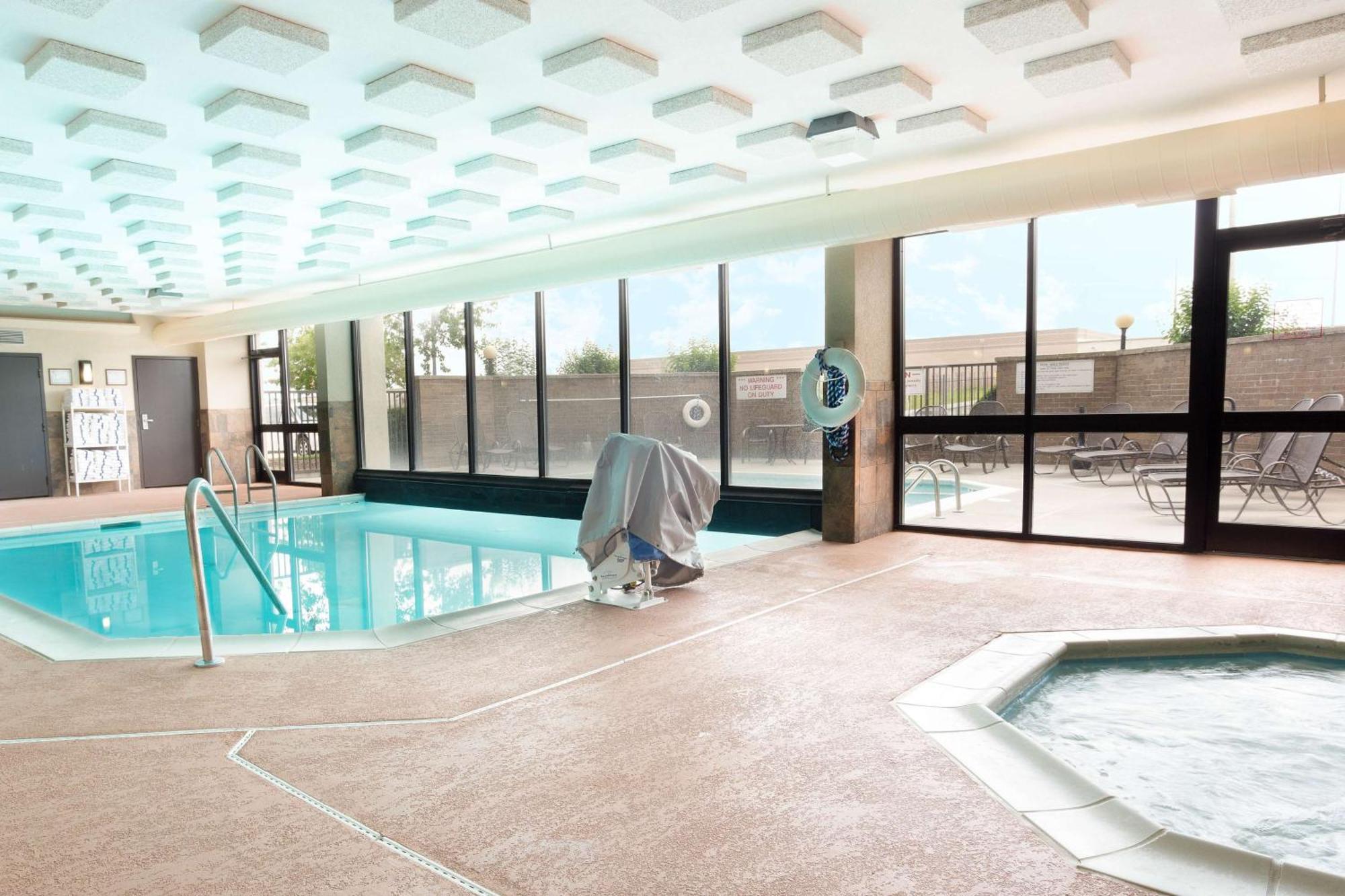 Drury Inn & Suites Atlanta 莫罗 外观 照片